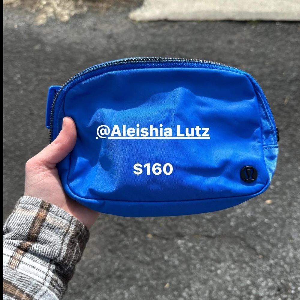RARE/OG lululemon belt bag